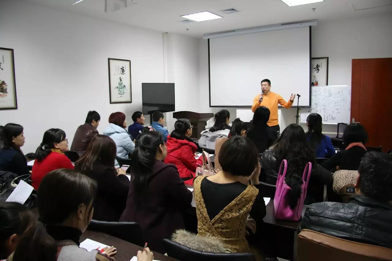 【活動(dòng)報(bào)名】普通話公益培訓(xùn)班火熱報(bào)名中 | 免費(fèi)提升語(yǔ)言能力，助力職業(yè)發(fā)展